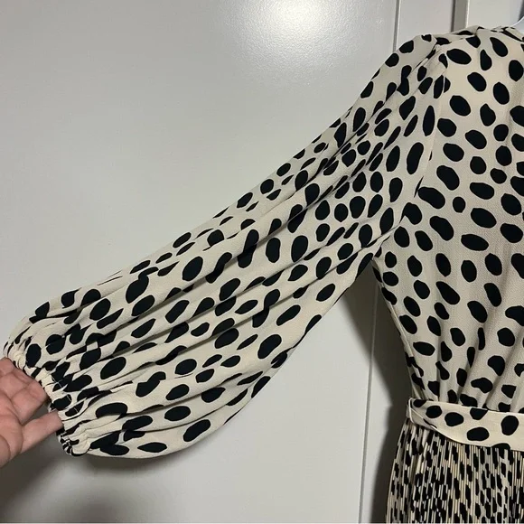 AYR Who's She Hot Dot Midi Dress Size Medium Polka Dot Pleats Elegant Luxury - Picture 6 of 10